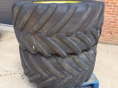 2x 710/60/38 hhh 2x 600/60/28 Michelin tyres, fitted to John Deere rims