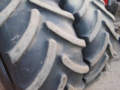 2x 710/70/38 + 2x 600/65/28 Firestone tyres 50%