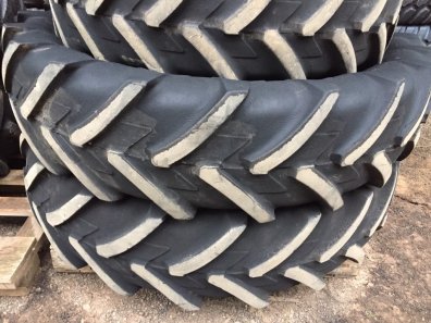 2x 14.9/38 + 2x 12.4/28 Michelin tyres 25%