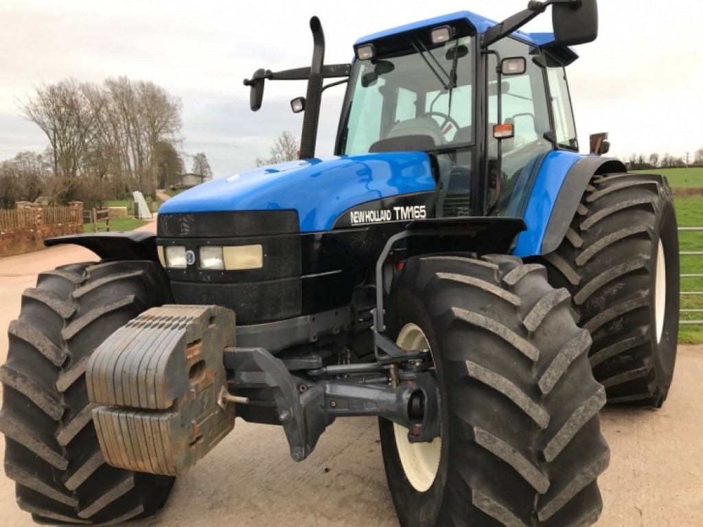 2x 800/65/32 + 2x 600/65/28 Goodyear tyres fitted to solid centre rims, to fit Case and New Holland tractors