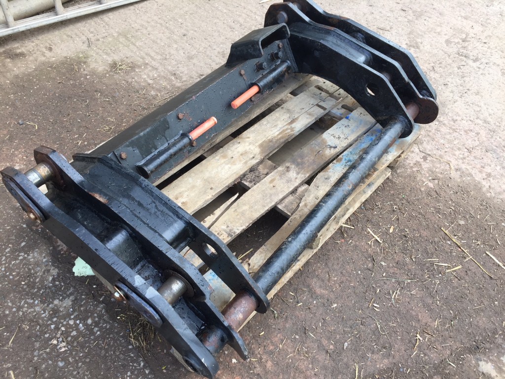 JCB wheel loader carriage removed from 418, Volvo pins