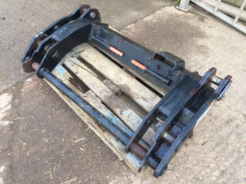 JCB wheel loader carriage removed from 418, Volvo pins