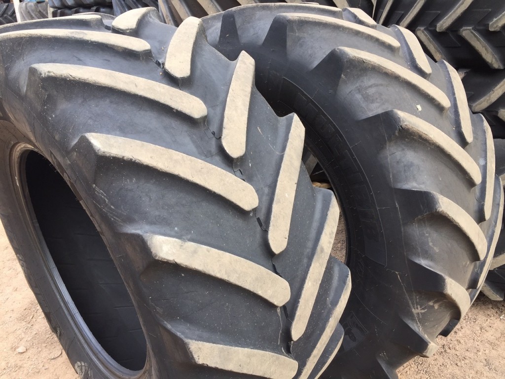 2x 540/65/30 Michelin tyres 35%