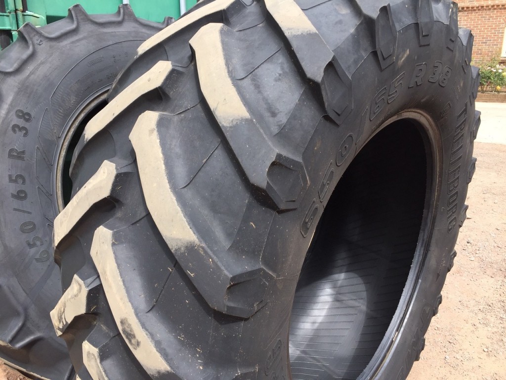 1x 650/65/38 Trelleborg tyre, 35%