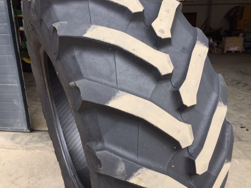 1x 650/65/38 Trelleborg tyre, 35%