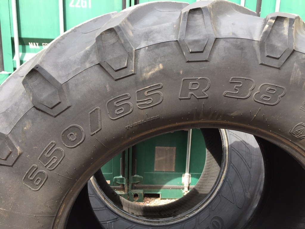 1x 650/65/38 Trelleborg tyre, 35%
