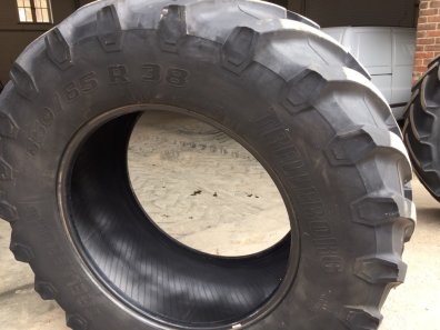1x 650/65/38 Trelleborg tyre, 35%