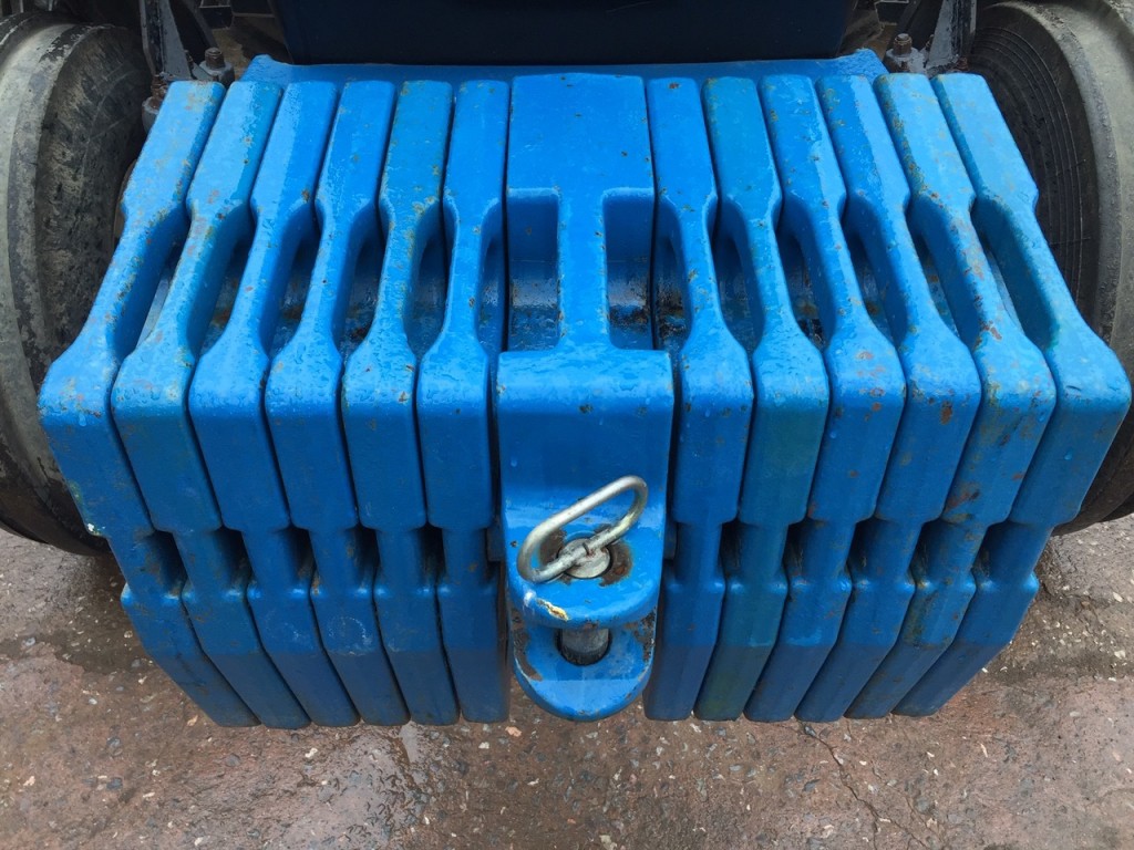 12x 40kg and centre tow weight