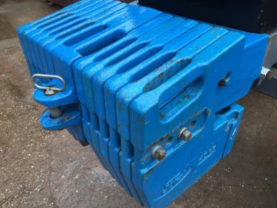 12x 40kg and centre tow weight