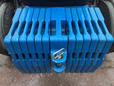 12x 40kg and centre tow weight