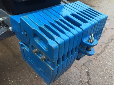 12x 40kg and centre tow weight