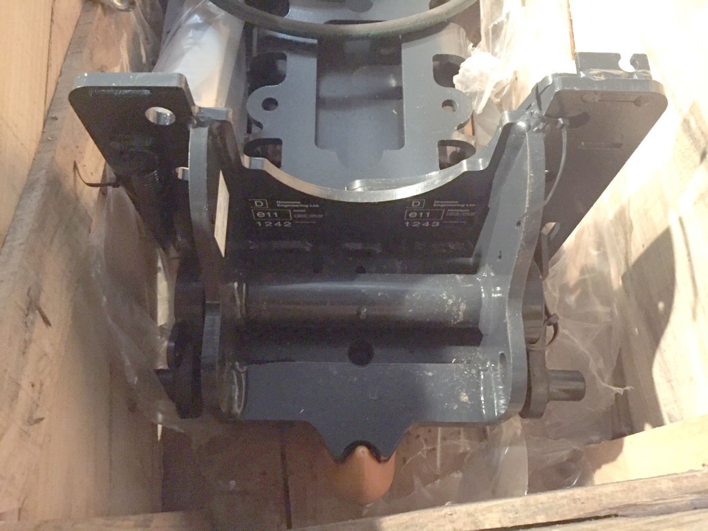 Deutz pick up hitch to fit M650 Tractor, new, Dromone push out type