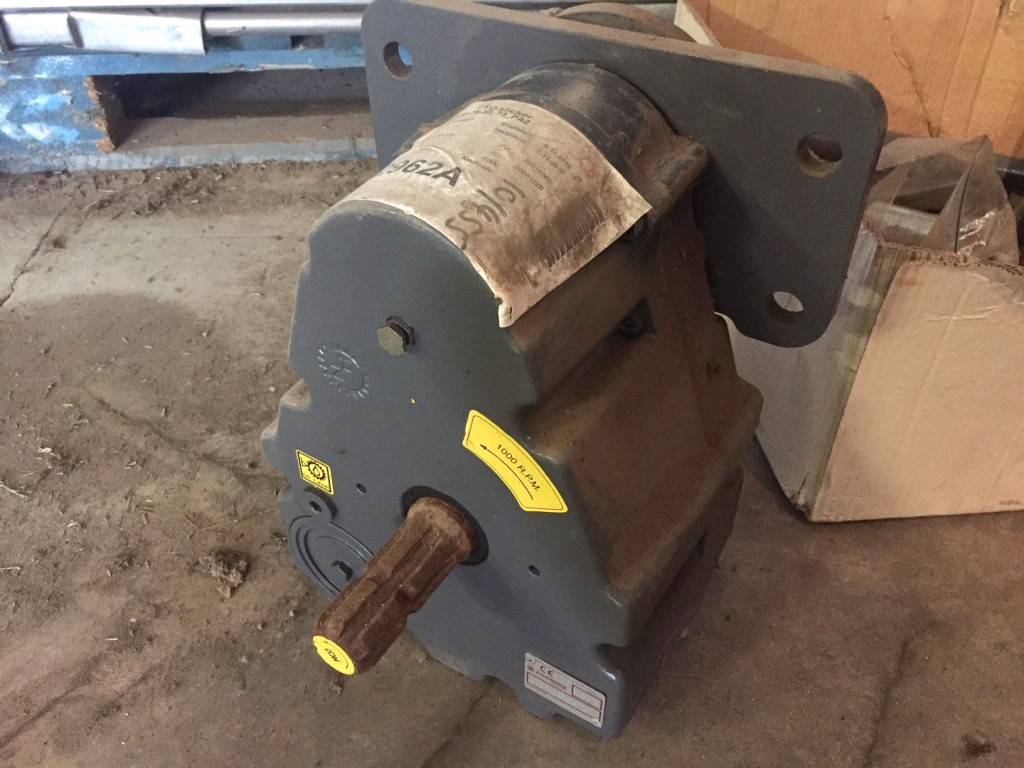 Zuidberg PTO and fitting kit, new, to fit Massey Ferguson black chassis Perkins engine tractor