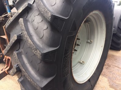 2x 710/70/38 + 2x 600/65/28 BKT tyres 90%, fitted to MF wheels