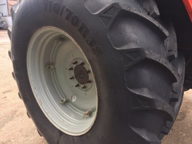 2x 710/70/38 + 2x 600/65/28 BKT tyres 90%, fitted to MF wheels