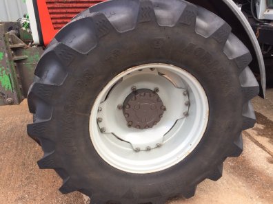 2x 710/70/38 + 2x 600/65/28 BKT tyres 90%, fitted to MF wheels