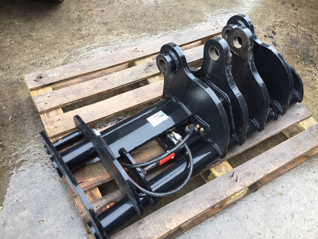 JCB 525-60 Euro carriage with hydraulic locking and pallet forks, new and unused