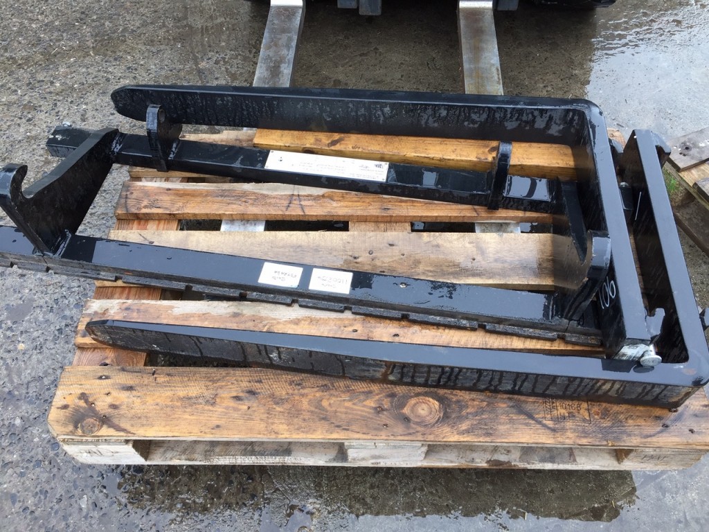JCB 525-60 Euro carriage with hydraulic locking and pallet forks, new and unused