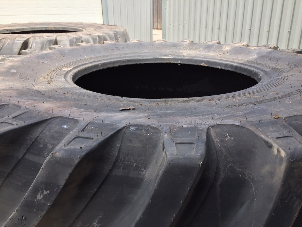6x 30.5/32 (800/65/32) new tyres