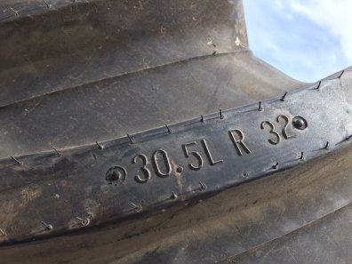 6x 30.5/32 (800/65/32) new tyres