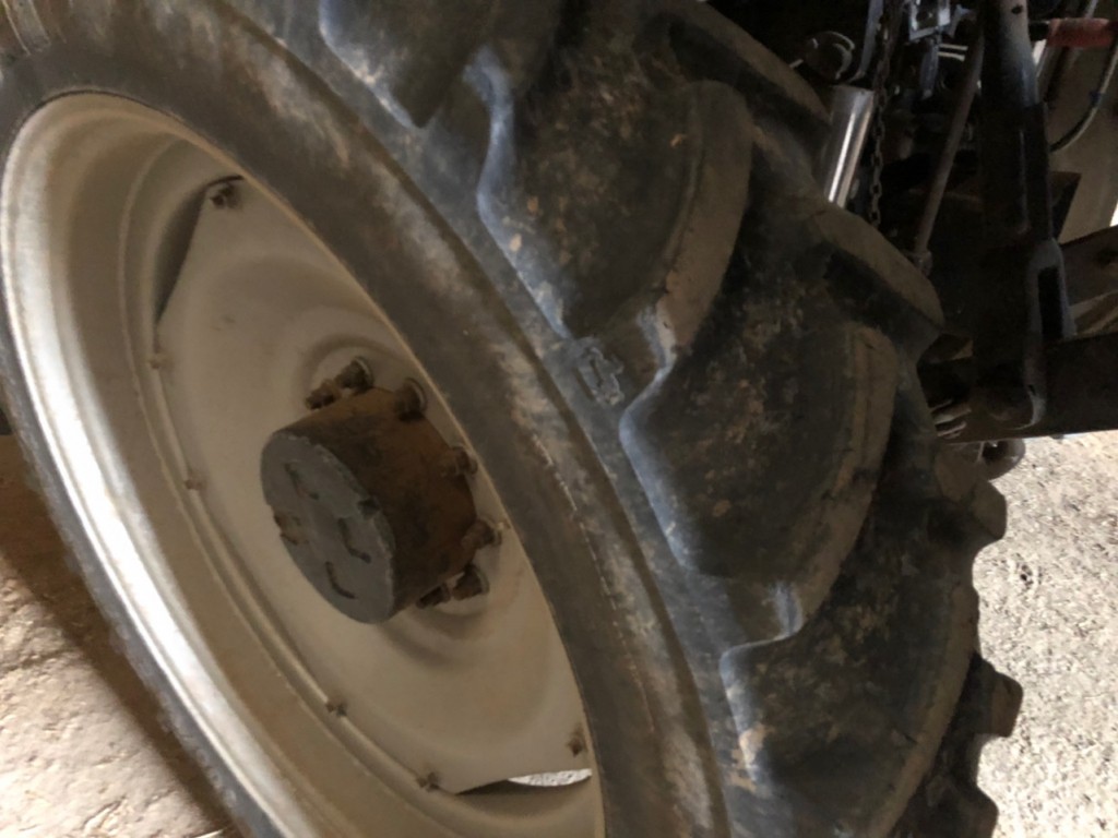 4x 300/95/42 Continental tyres, fitted to JCB 4220 row crop wheels
