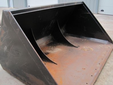 large grain bucket with JCB Q-Fit bracket, would probably hold 2.5 tons of wheat, very little work
