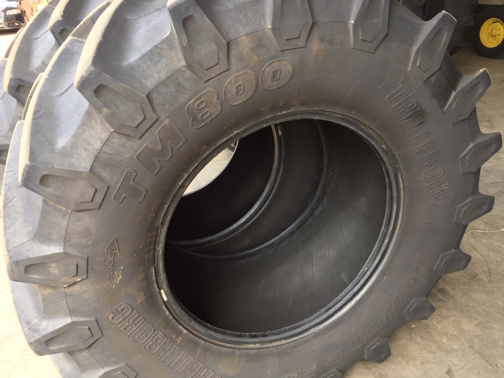 2x 600/65/28 Trelleborg tyres 75%
