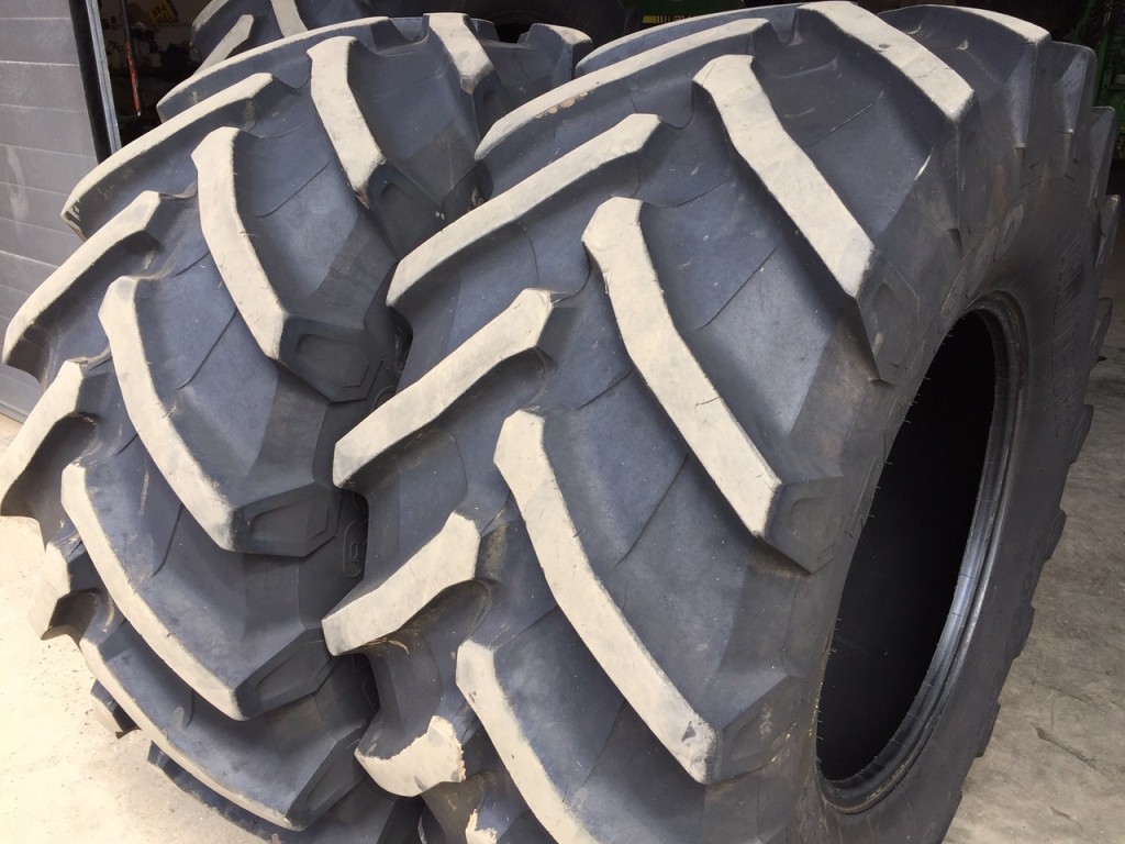 2x 600/65/28 Trelleborg tyres 75%