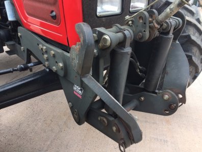 MX front linkage to fit Massey Ferguson 6200 series tractors, 3.8 ton lift capacity, removed from tractor with under 4000hrs
