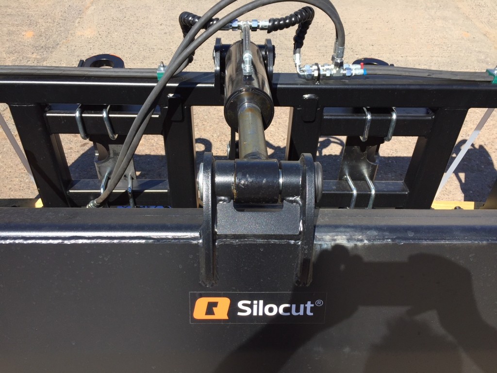 new Quicke 225 Shear grab, 7ft 6 wide, pin and cone brackets, three ram
