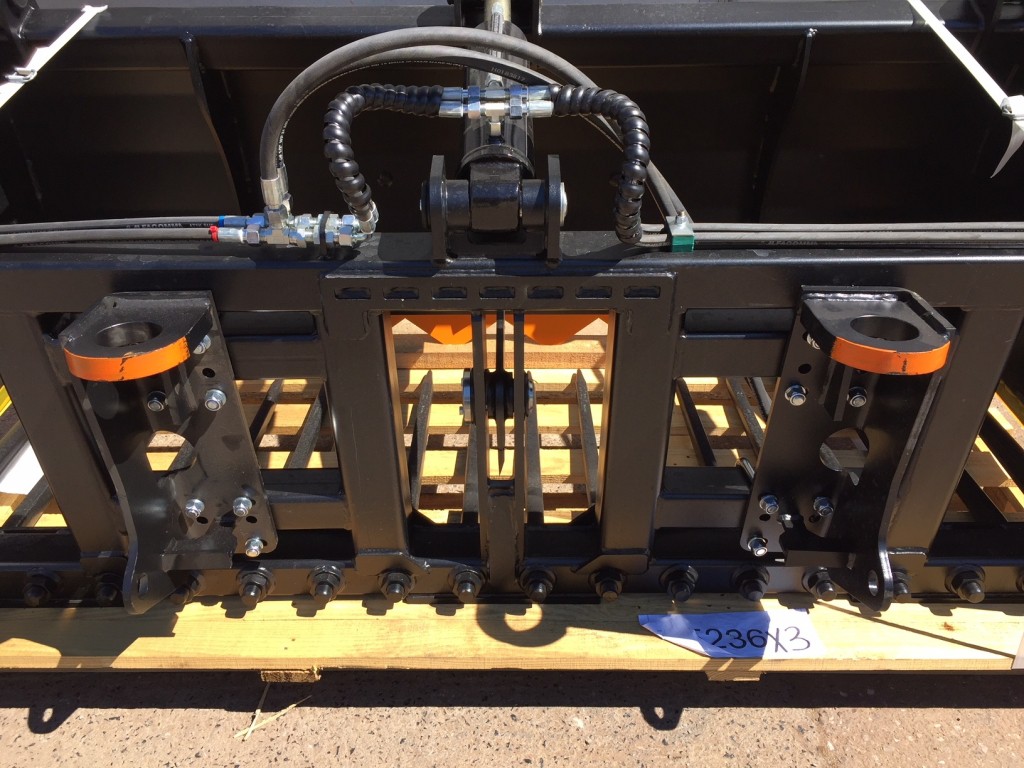 new Quicke 225 Shear grab, 7ft 6 wide, pin and cone brackets, three ram