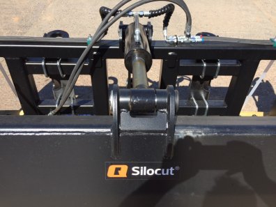new Quicke 225 Shear grab, 7ft 6 wide, pin and cone brackets, three ram