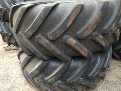 2 x 620/75/26 Michelin 35% tyres