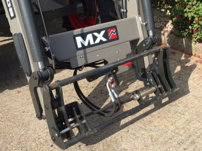 MX U308 loader, 2017, Fendt brackets and valve for Fendt 211, Euro carriage, third service, multi dock, this loader came off a 2017 Fendt 211 that had done  less than 300 hours and in as new