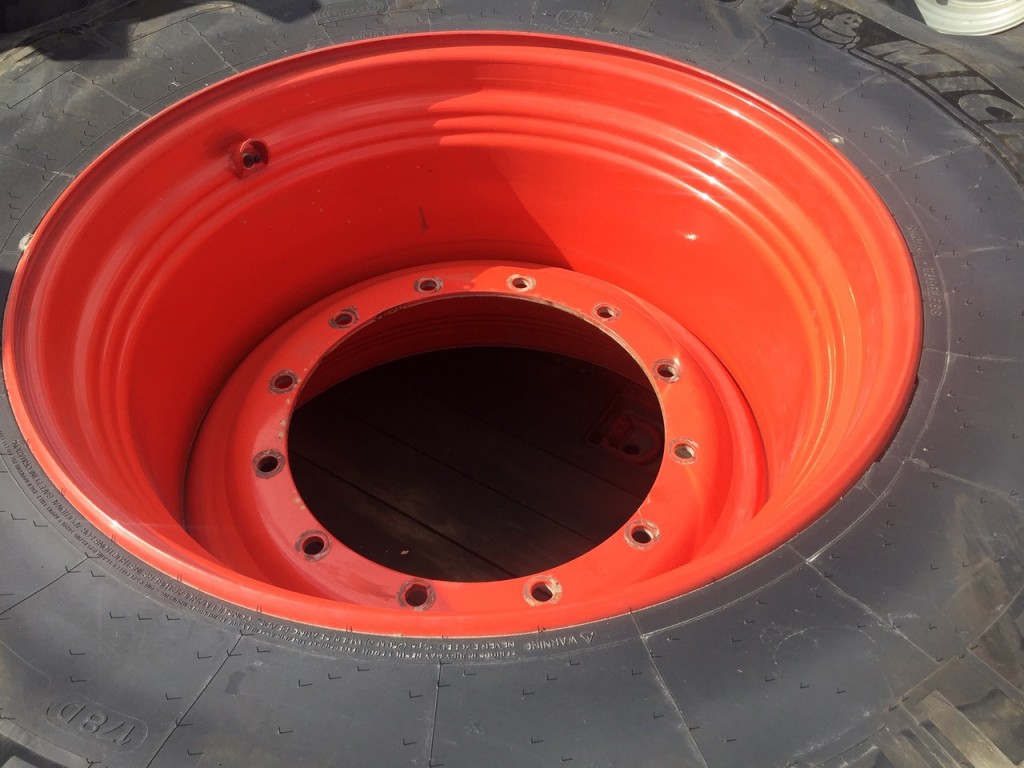 4x 710/85/38 Michelin Axiobib tyres 90%, fitted to Claas Xerion 5000 wheels