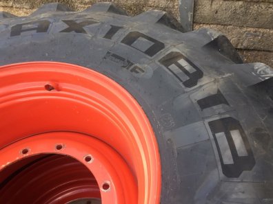 4x 710/85/38 Michelin Axiobib tyres 90%, fitted to Claas Xerion 5000 wheels