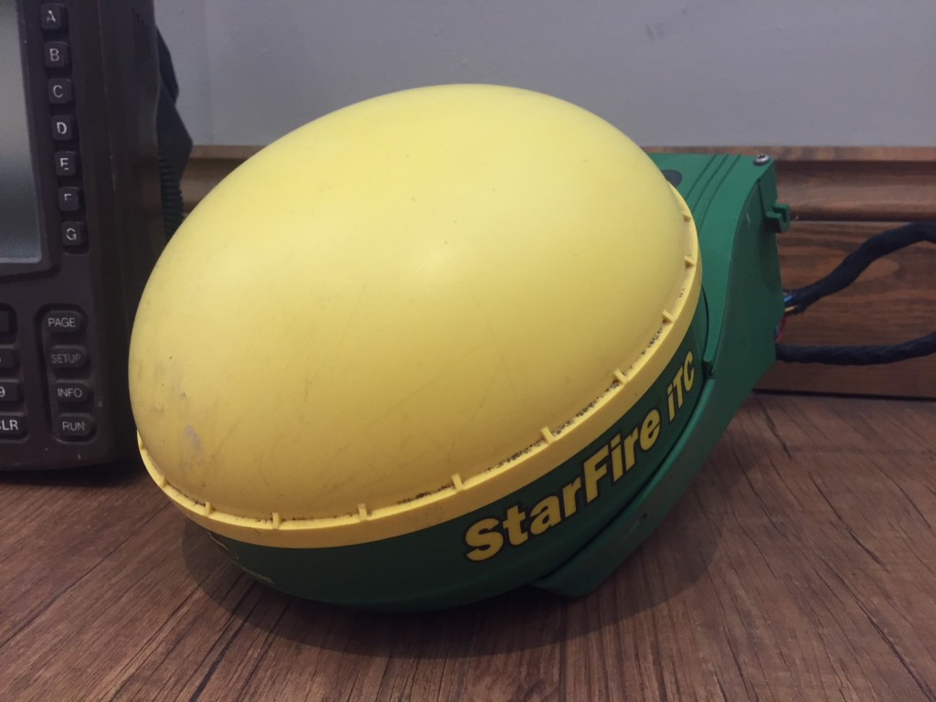 John Deere ITC receiver complete with GSD4 screen, good condition