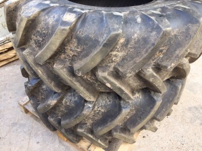 2x 18.4/38 70% + 2x 16.9/24 85% Michelin tyres