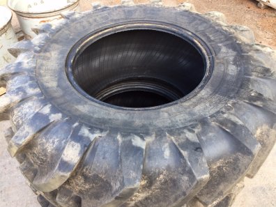 2x 18.4/38 70% + 2x 16.9/24 85% Michelin tyres