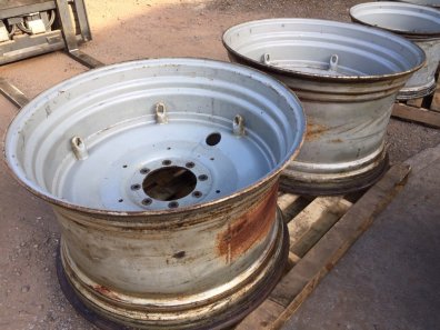 2x 20/38 rear solid wheels + 2x 15/28 adjustable front wheels,, these wheels are from a Massey Ferguson tractor but will fit other makes