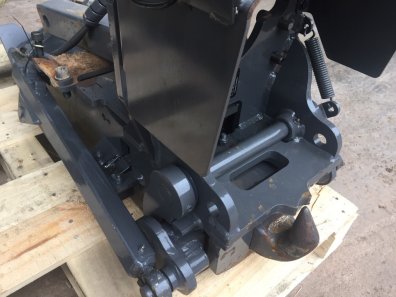 Valtra N174 pick up hitch, hydraulic Push out, removed from 2018 low hour tractor
