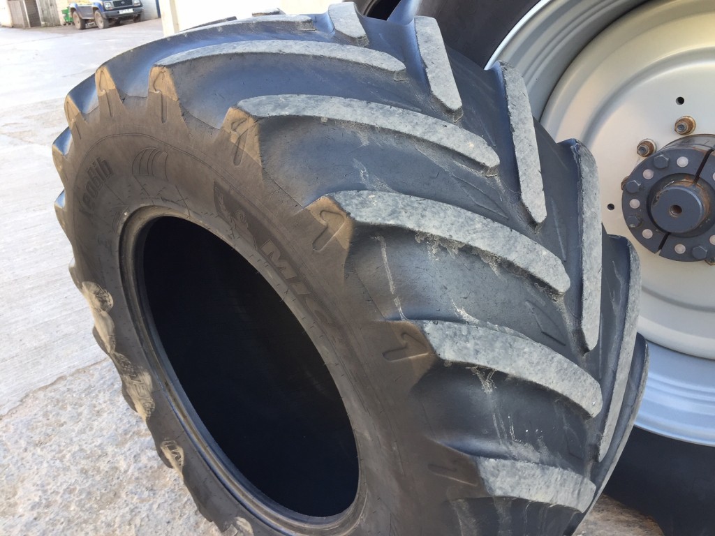 4x 600/60/30 Michelin tyres, 20%