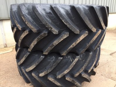 2x 710/60/42 + 2x 600/60/30 new BKT tyres, fitted to New Holland rims