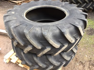 2x 14.9/24 Michelin tyres