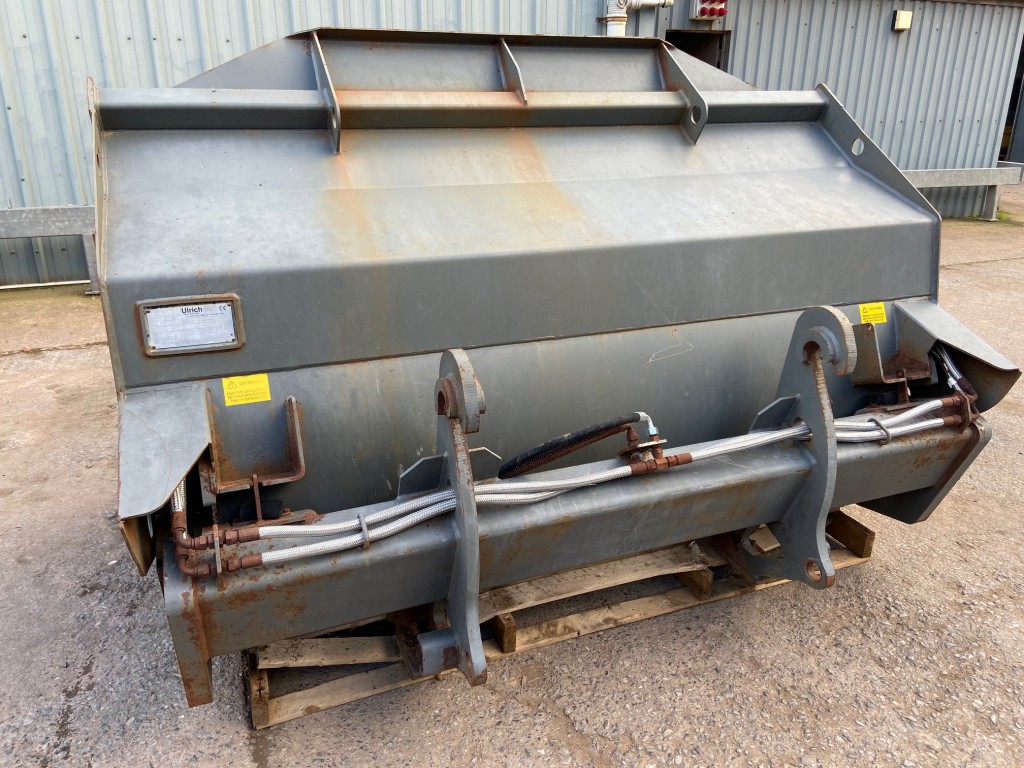 Ulrich toe tip bucket, 11/2016, 3 cubic metre, Volvo brackets, bolt on blade
