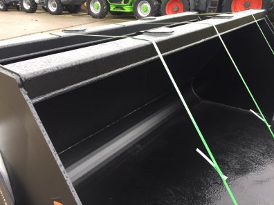 Quicke 2023HDX bucket, new, Manitou brackets, 7ft 6 wide, this bucket will hold approximately 1450kg of wheat