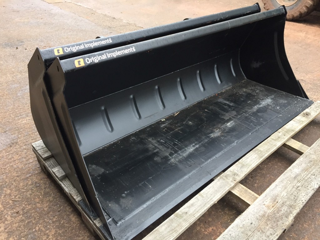 Quicke 210H bucket, Kramer 750 type brackets, Shopsoiled