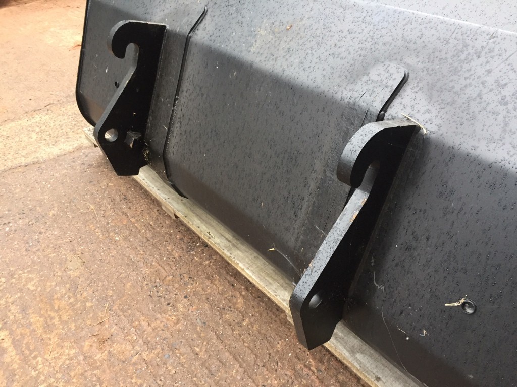 Quicke 210H bucket, Kramer 750 type brackets, Shopsoiled