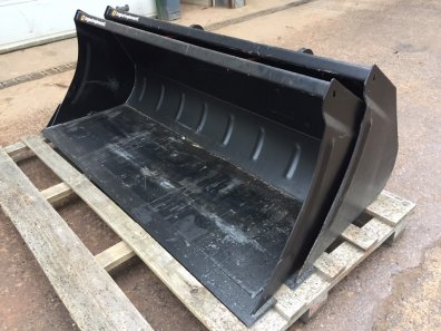 Quicke 210H bucket, Kramer 750 type brackets, Shopsoiled
