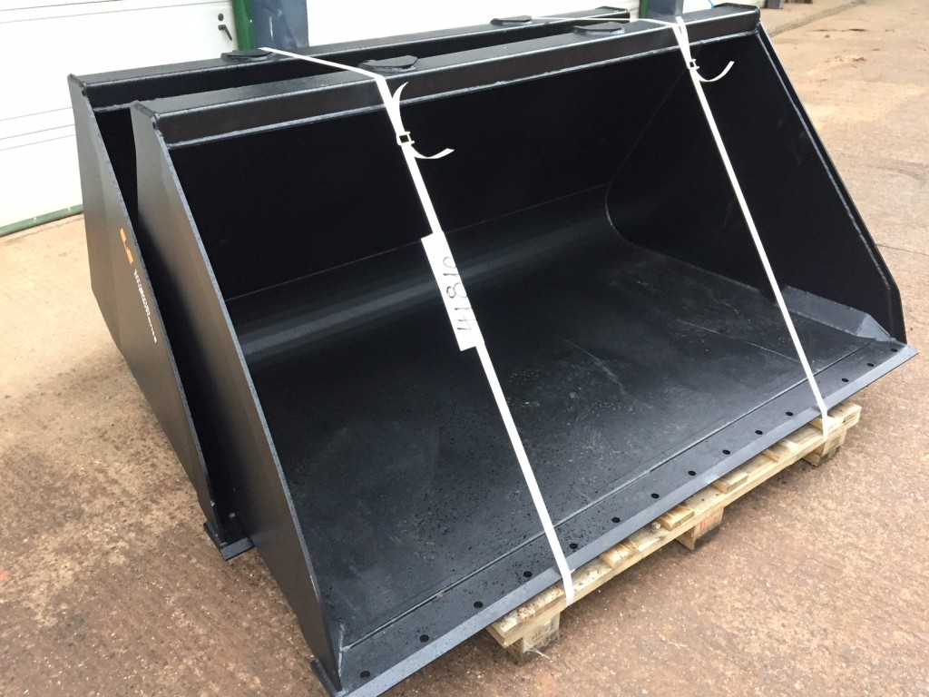 Quicke 2023HDX bucket, new, Merlo brackets, 7ft 6 wide, this bucket will hold approximately 1450kg of wheat